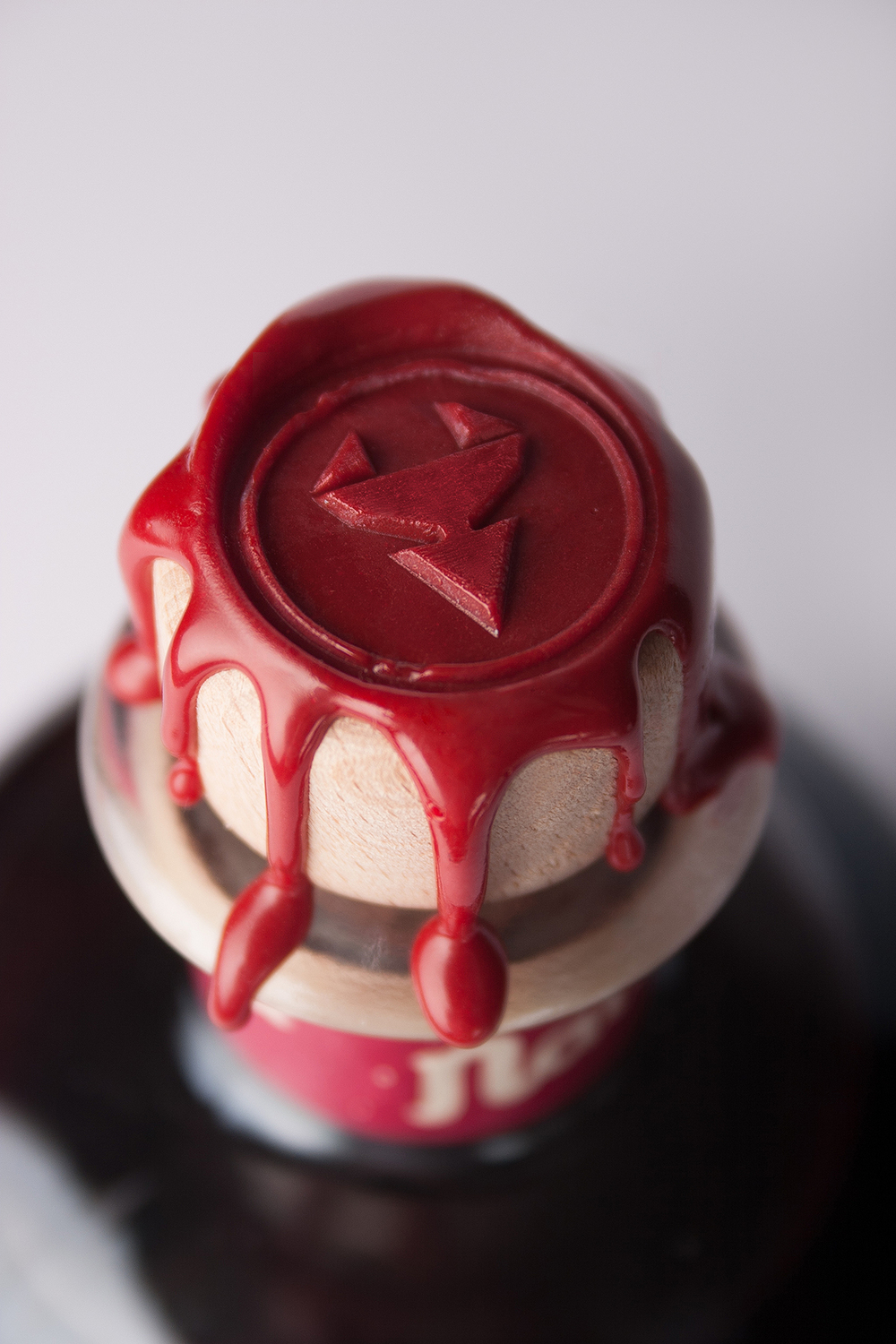 波蘭nalewka 保健飲料包裝設計-上海包裝設計公司國外包裝設計佳作推薦-密封漆設計