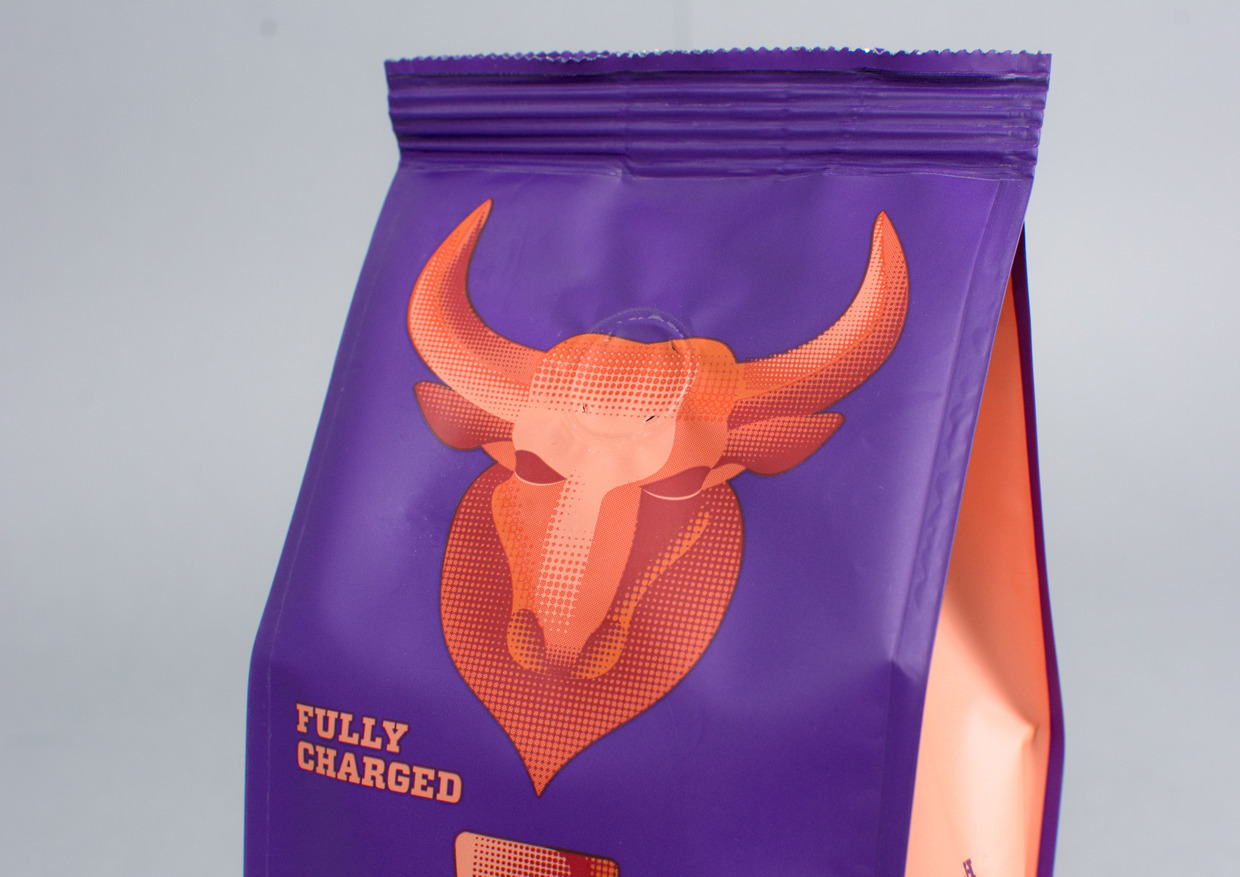 新西蘭重力咖啡漂亮的紫色包裝設(shè)計欣賞5-尚略廣告包裝設(shè)計公司