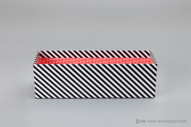 Rackare 派對游戲紙牌黑白紅色簡約包裝設計-上海包裝設計公司設計收藏10