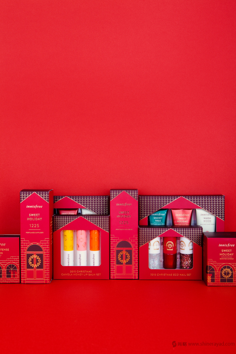 6上海包裝設計公司-韓國 Innisfree 女性化妝品護膚品品牌圣誕節日裝包裝設計-磚砌房子圖案