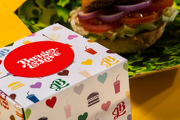 Burger&Love 漢堡快餐餐廳品牌形象設計28-漢堡薯條包裝設計9
