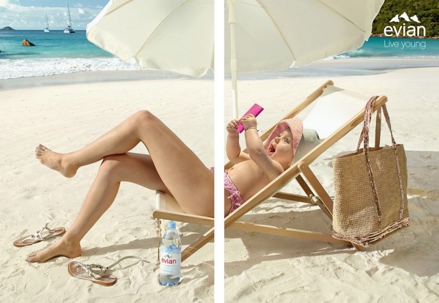 2.依云礦泉水一半身體年輕平面廣告創意設計-上海廣告設計公司廣告欣賞-沙灘篇