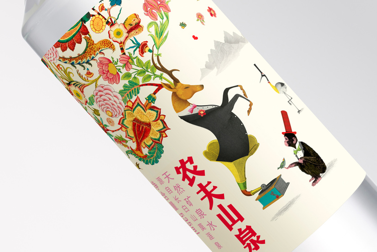 11.農夫山泉礦泉水長白山四季插圖系列包裝設計