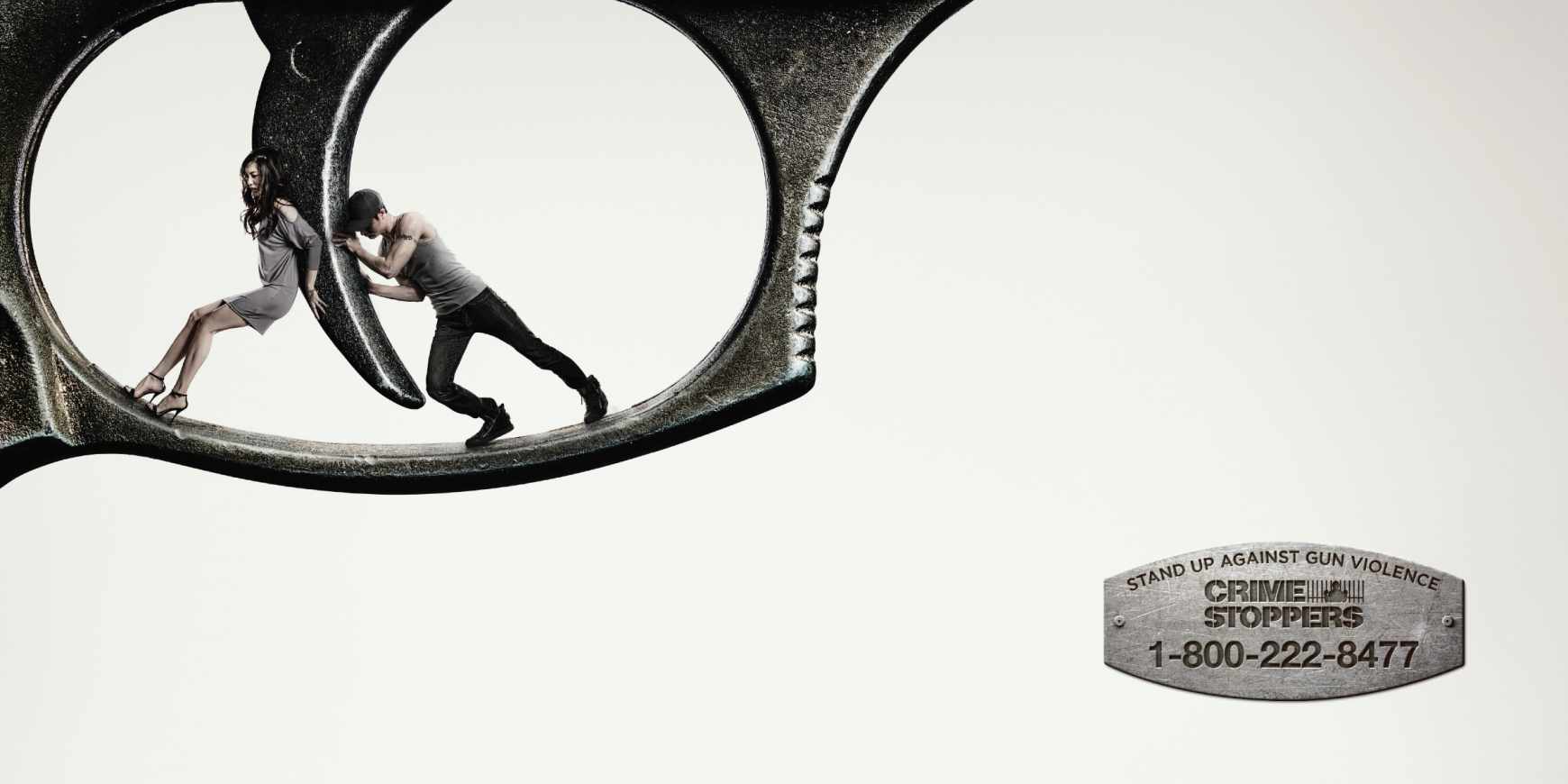 溫哥華報(bào)警熱線手槍篇公益平面廣告創(chuàng)意設(shè)計(jì)2