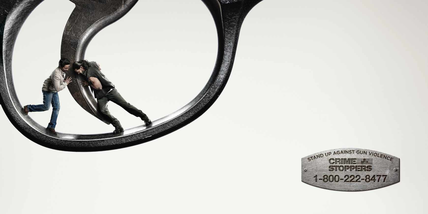 溫哥華報(bào)警熱線手槍篇公益平面廣告創(chuàng)意設(shè)計(jì)3