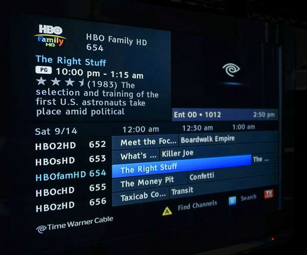 Time Warner Cable 時代華納有線電視企業標志設計-設計營收增加對比