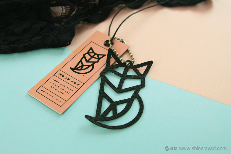 moon fox 月亮狐貍女性內衣可愛動物LOGO設計品牌VI形象設計6-服飾標簽設計