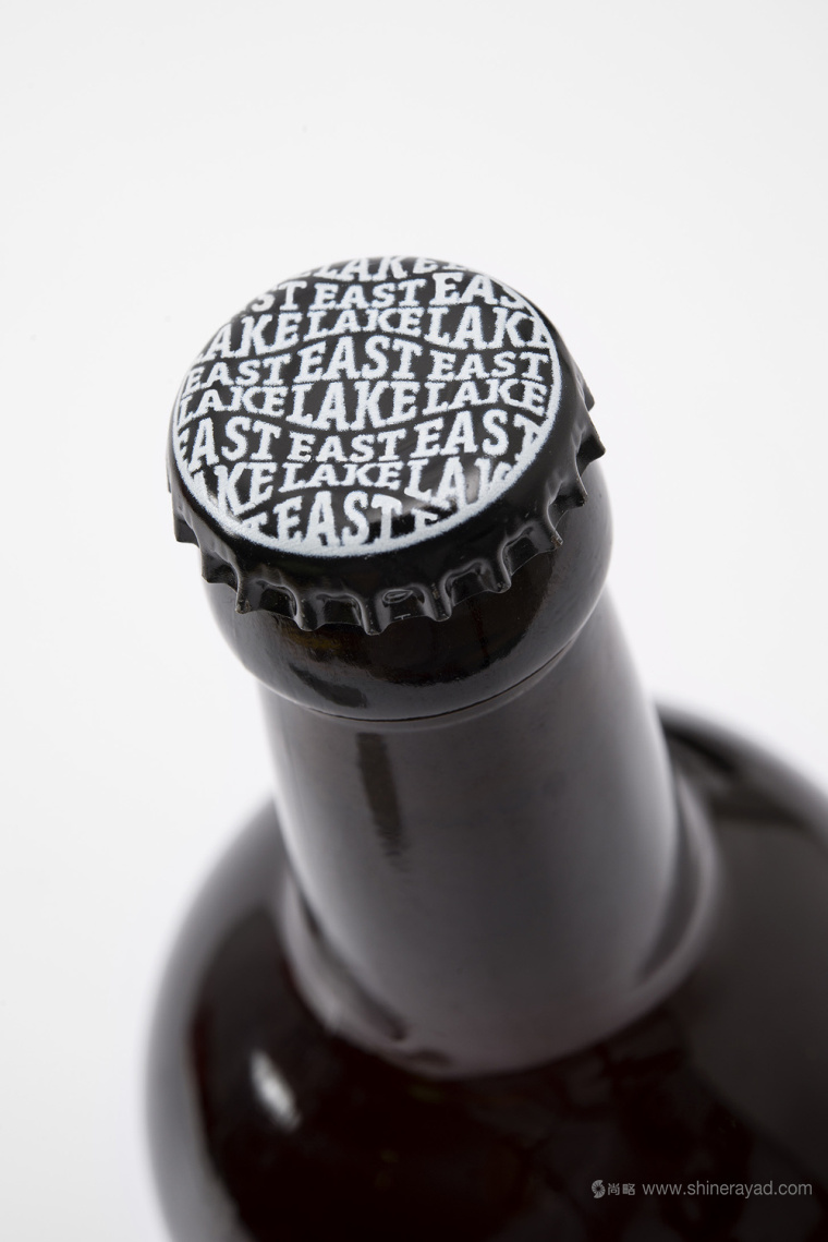 EASTLAKE 黑白工人插畫啤酒包裝設計-尚略上海包裝設計公司設計收藏4