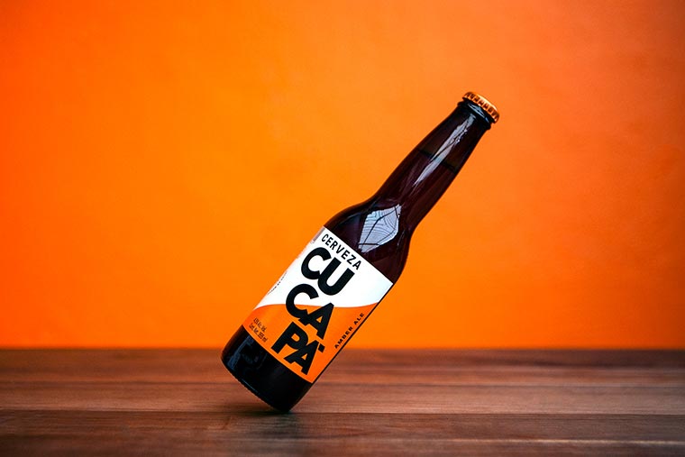 濃濃的藍領工人風格，Cucapá啤酒品牌包裝設計