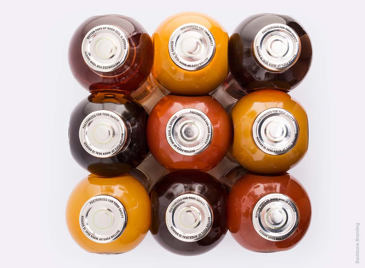 被咬了一口的Yan天然健康有機果汁飲料產品包裝設計瓶型設計