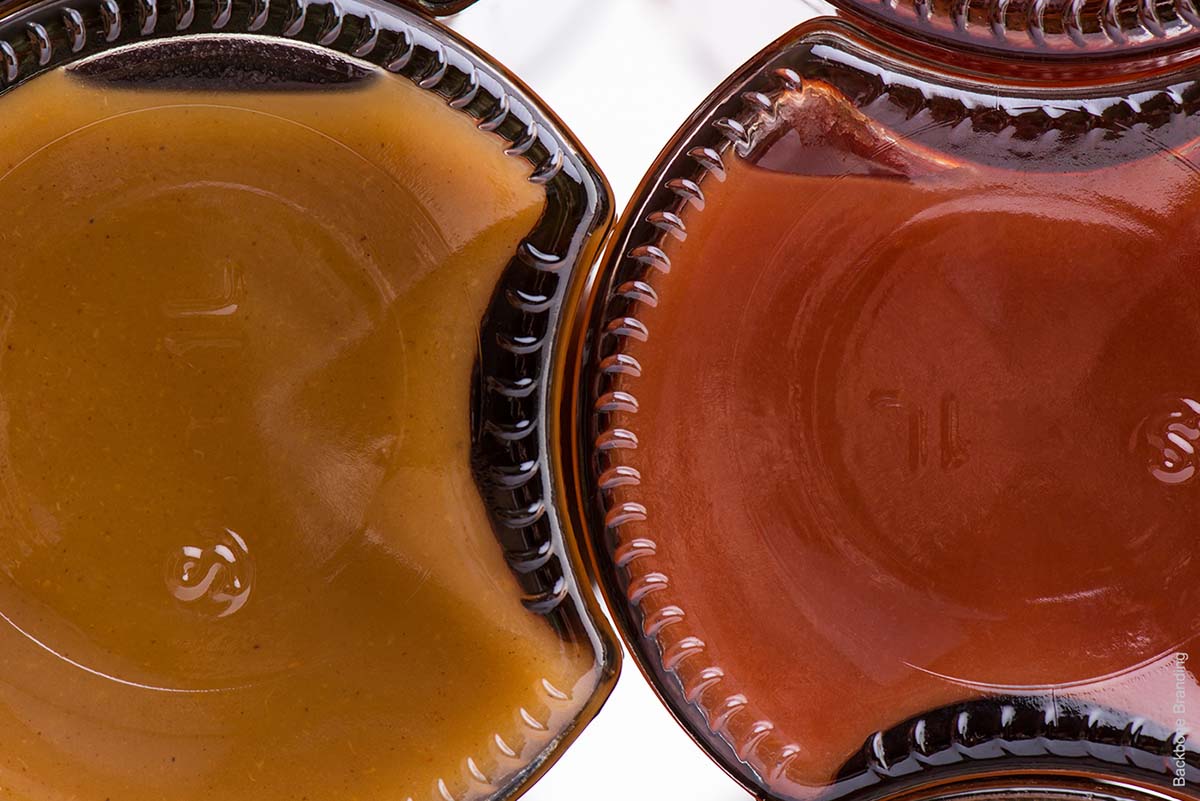 被咬了一口的Yan天然健康有機果汁飲料產品包裝設計瓶型設計