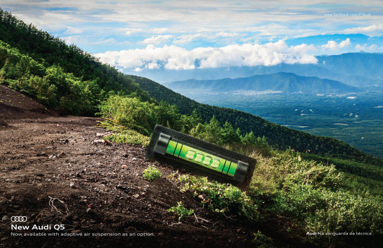 新奧迪Q5汽車自適應空氣懸架平面廣告創意