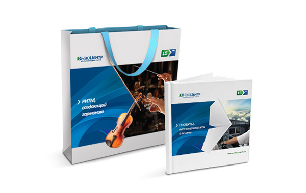 NeoCentre金融投資咨詢集團品牌主KV形象廣告設計“大于號”篇-手提袋