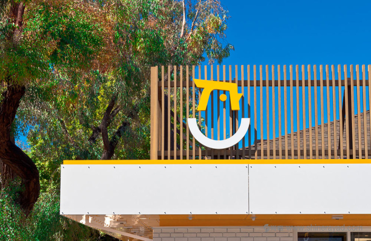 Starbird 炸雞快餐餐廳餐飲logo設計實景效果圖-上海logo設計公司