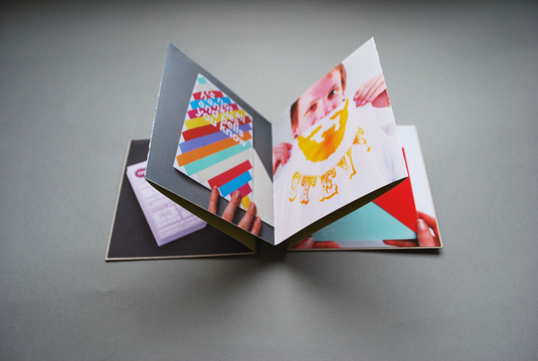 上海畫冊設計公司分享：13個折疊的宣傳冊設計宣傳折頁設計創意案例