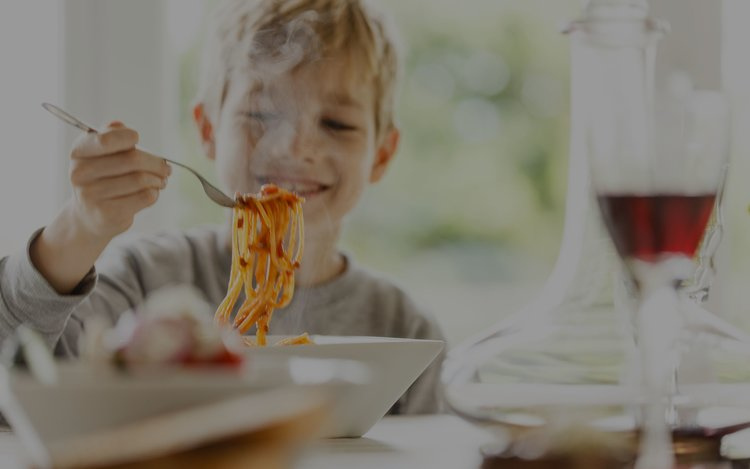 Homepride Kids兒童食品包裝設計，簡潔有創意的兒童游戲插畫設計