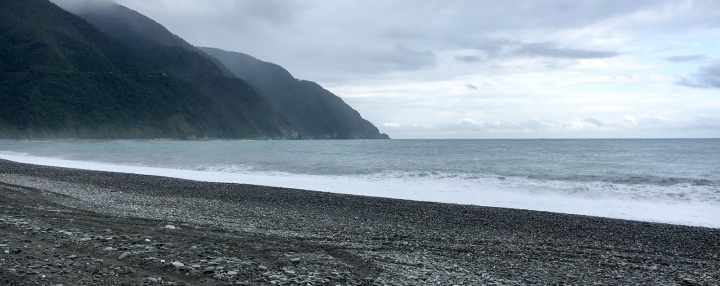 日式溫泉浴粉創意包裝設計造型設計——石材與木材的結合