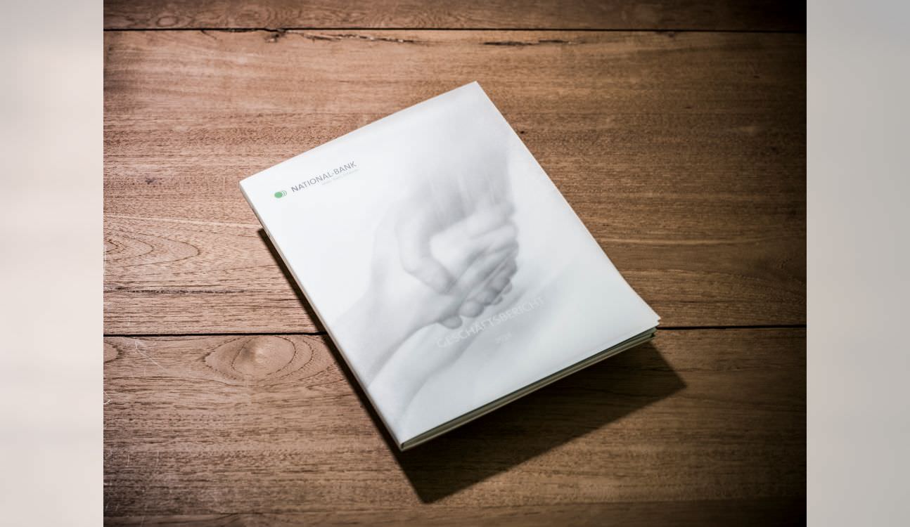 世界國際銀行年報宣傳冊設計-上海宣傳冊設計公司分享