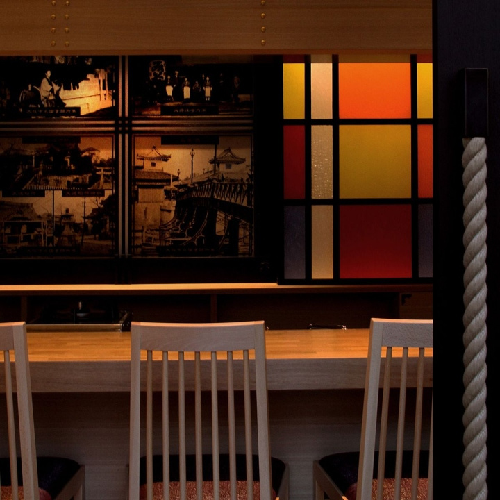 日本大阪KURAGANE拉面酒吧店鋪空間形象設(shè)計(jì)-上海餐飲品牌設(shè)計(jì)公司分享