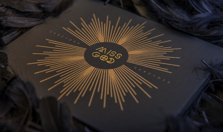 上帝小姐CD音樂專輯封面印金包裝設計-上海包裝設計公司欣賞