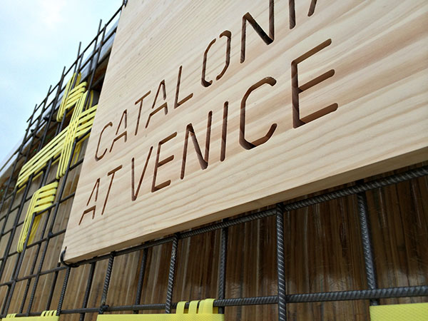 威尼斯雙年展以“嫁接”為形式的新型導(dǎo)視設(shè)計(jì)-上海品牌策劃設(shè)計(jì)公司