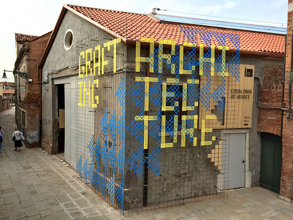 威尼斯雙年展以“嫁接”為形式的新型導(dǎo)視設(shè)計(jì)-上海品牌策劃設(shè)計(jì)公司