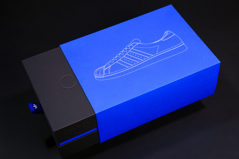 阿迪達斯超級巨星50周年紀念版紫色包裝設計