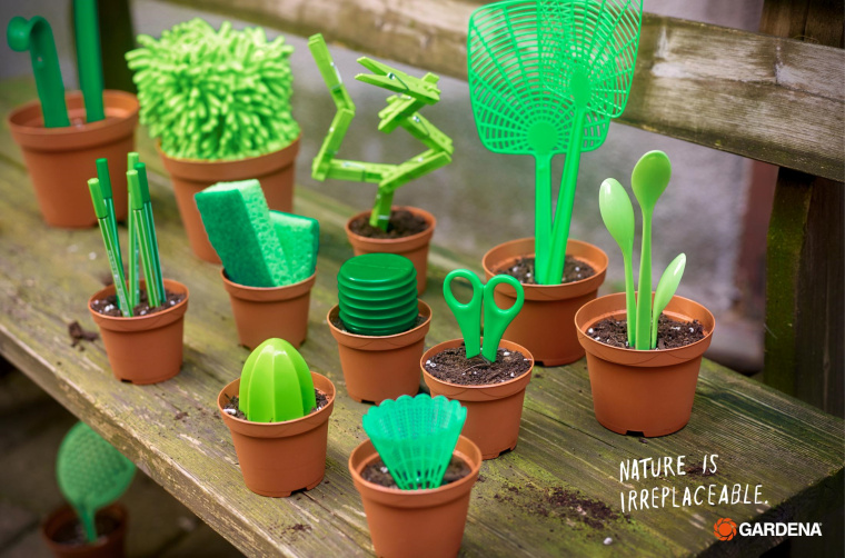 奧地利園丁保護自然平面創意廣告“自然是不可替代”-上海廣告設計公司