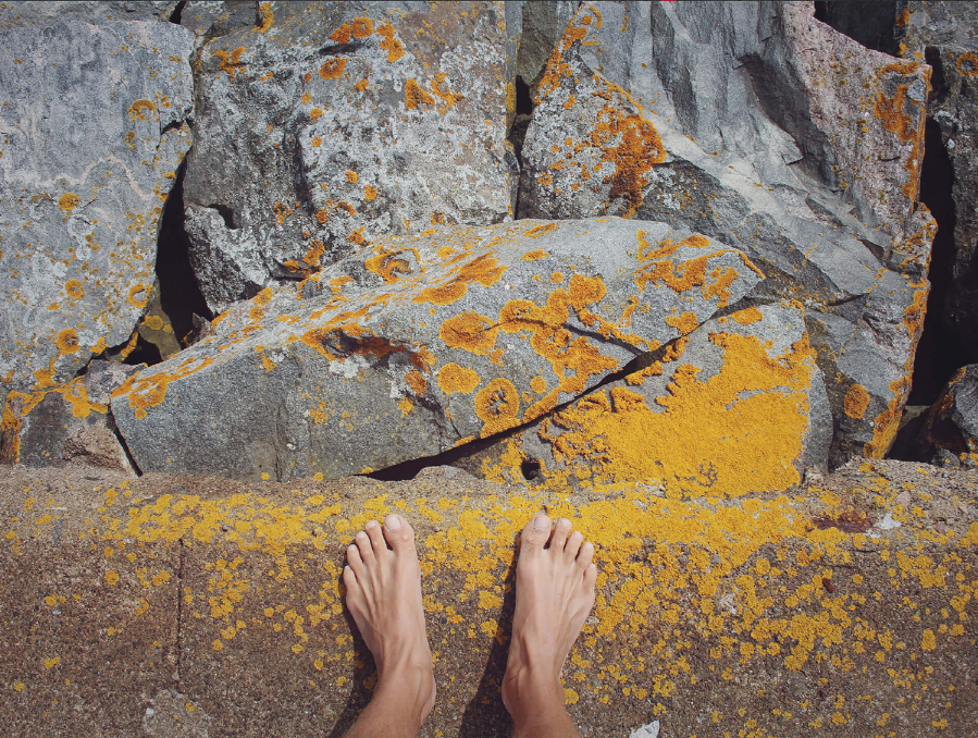 芬蘭赫爾辛基城市品牌VI形象設計logo設計，錦旗框logo+波浪圖形VI設計