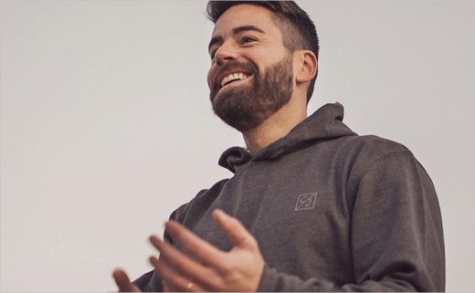 ''''''''''''''''''''''''''''''''''''''''''''''''''''''''''''''''C2''''''''''''''''''''''''''''''''''''''''''''''''''''''''''''''''蛋白質品牌logo設計，簡潔斜方框加字母logo風格