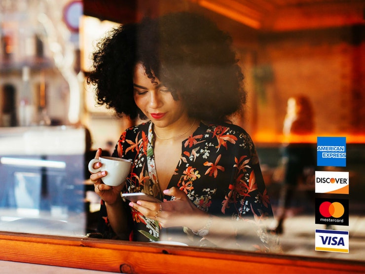 美國運通品牌形象VI設計logo設計，靈活運用白色空間打造簡潔風