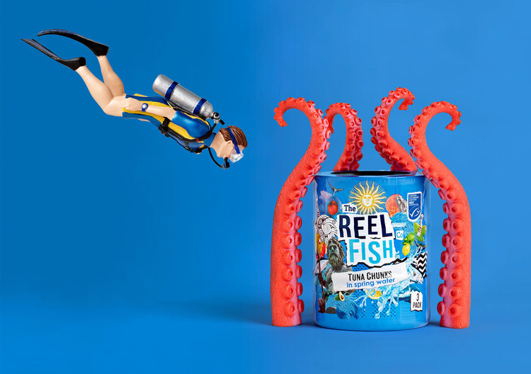 The Reel Fish 金槍魚罐頭包裝設計，大膽的配色和自由活潑的插圖
