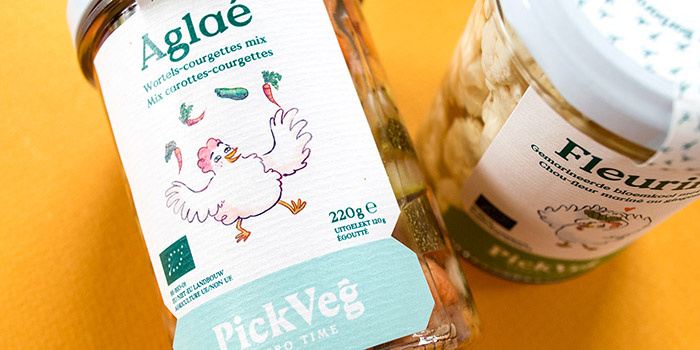 PickVeg 開胃咸菜泡菜休閑食品包裝設計，減輕生活壓力的小雞嘻哈插畫風格