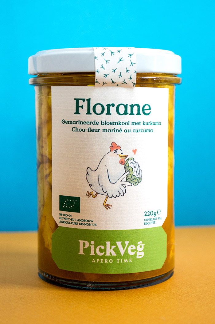 PickVeg 開胃咸菜泡菜休閑食品包裝設計，減輕生活壓力的小雞嘻哈插畫風格