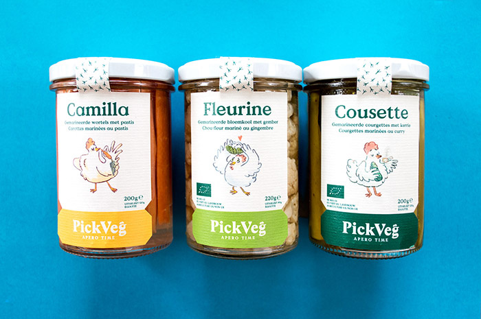 PickVeg 開胃咸菜泡菜休閑食品包裝設計，減輕生活壓力的小雞嘻哈插畫風格