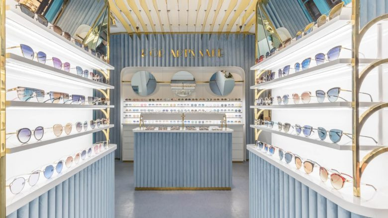 Art''''s Sake 眼鏡旗艦店店鋪空間設(shè)計，鏡面拋光黃銅和高光澤度白色木材