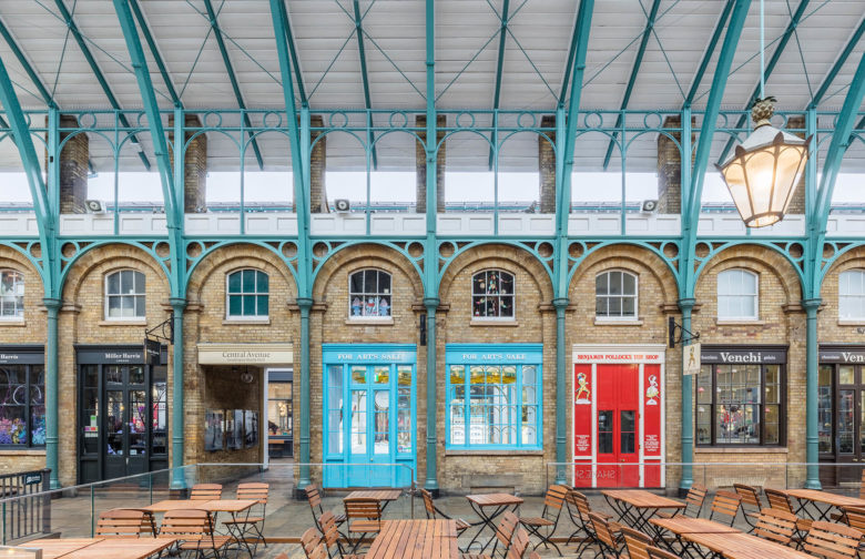 Art''''s Sake 眼鏡旗艦店店鋪空間設(shè)計，鏡面拋光黃銅和高光澤度白色木材