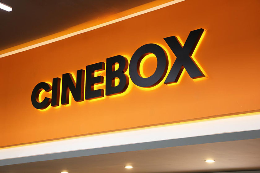 充滿活力激情與超現實主義的CINEBOX電影院品牌vi設計空間設計