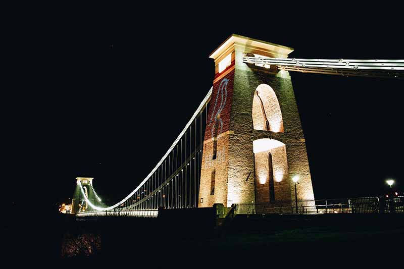 Bristol City足球俱樂部知更鳥新logo設計，讓品牌充滿視覺識別性