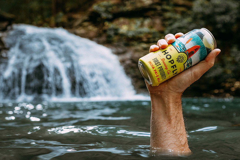 北卡羅來納州罐裝啤酒設計，帶好探險精神深入插畫中的冰涼世界