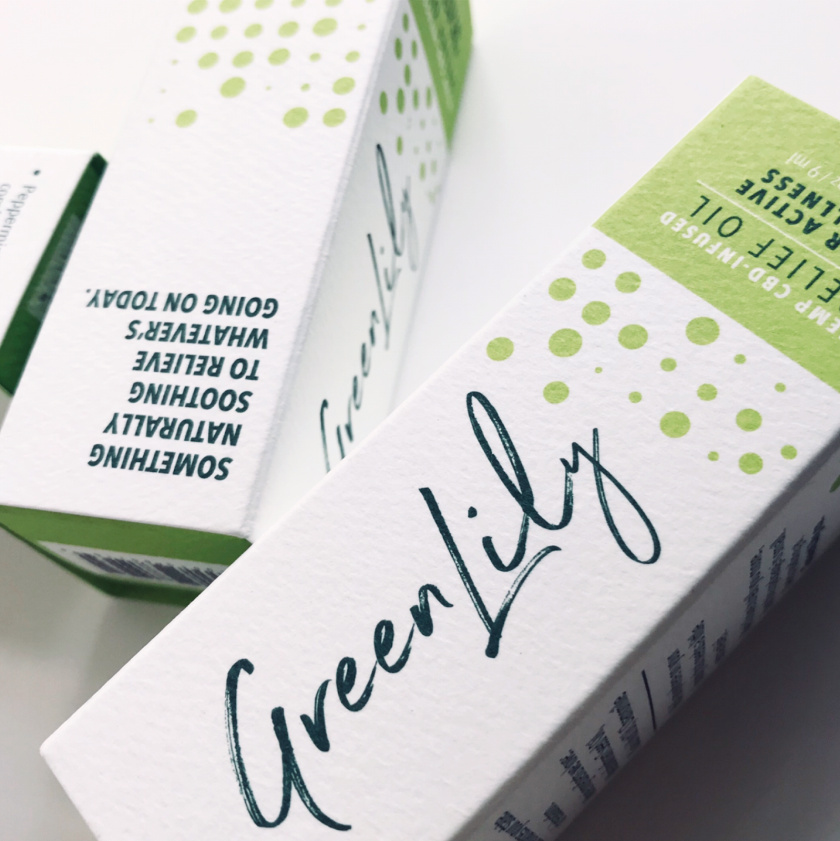 Green Lily綠百合舒緩按摩精油包裝設(shè)計，清新的綠色圓點