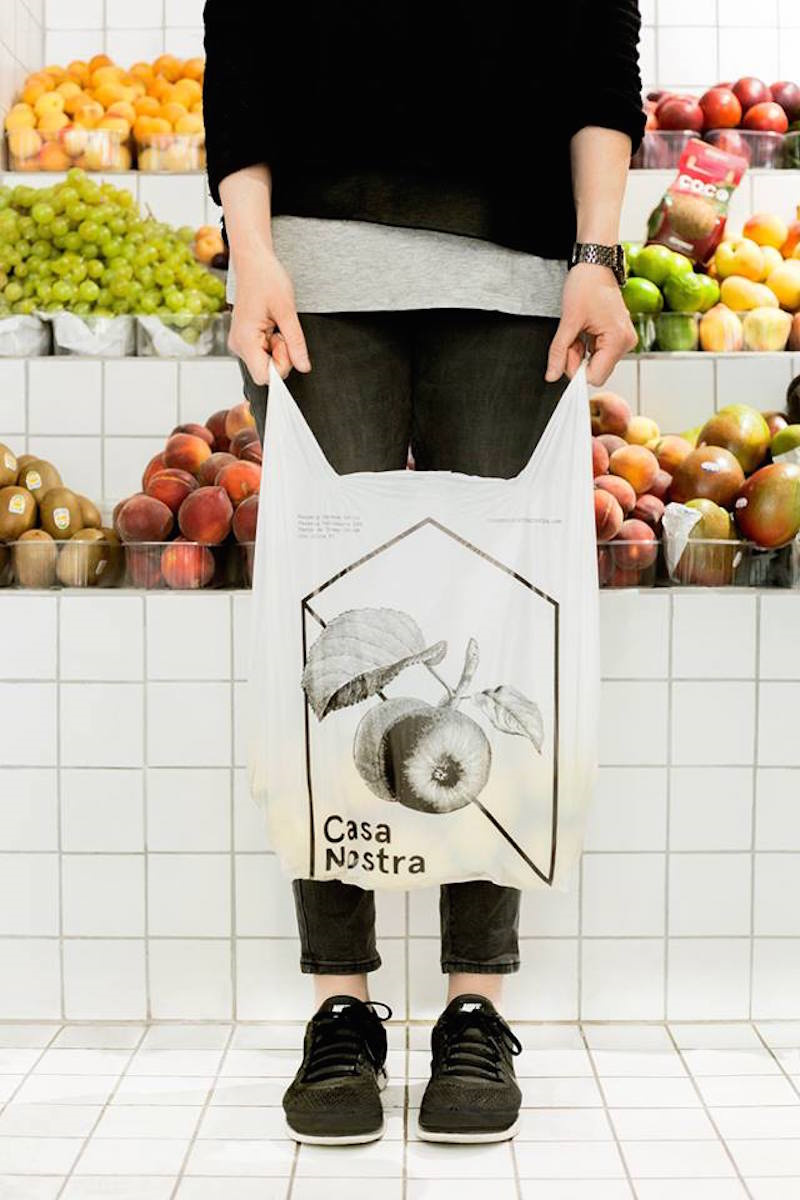 巴塞羅那Casa Nostra水果店店鋪空間設(shè)計“白色瓷磚”風(fēng)格