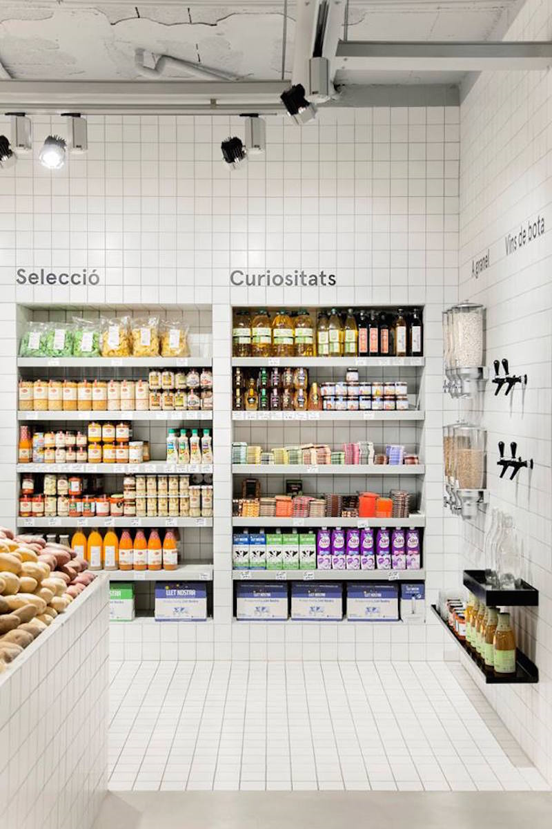 巴塞羅那Casa Nostra水果店店鋪空間設(shè)計“白色瓷磚”風(fēng)格