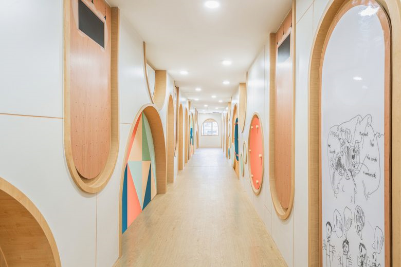 KPIS幼兒園室內教育空間設計與寓教于樂的游戲墻設計