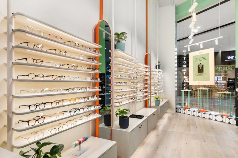 BN眼鏡店店鋪空間設(shè)計(jì)，方便容納與管理眾多產(chǎn)品sku