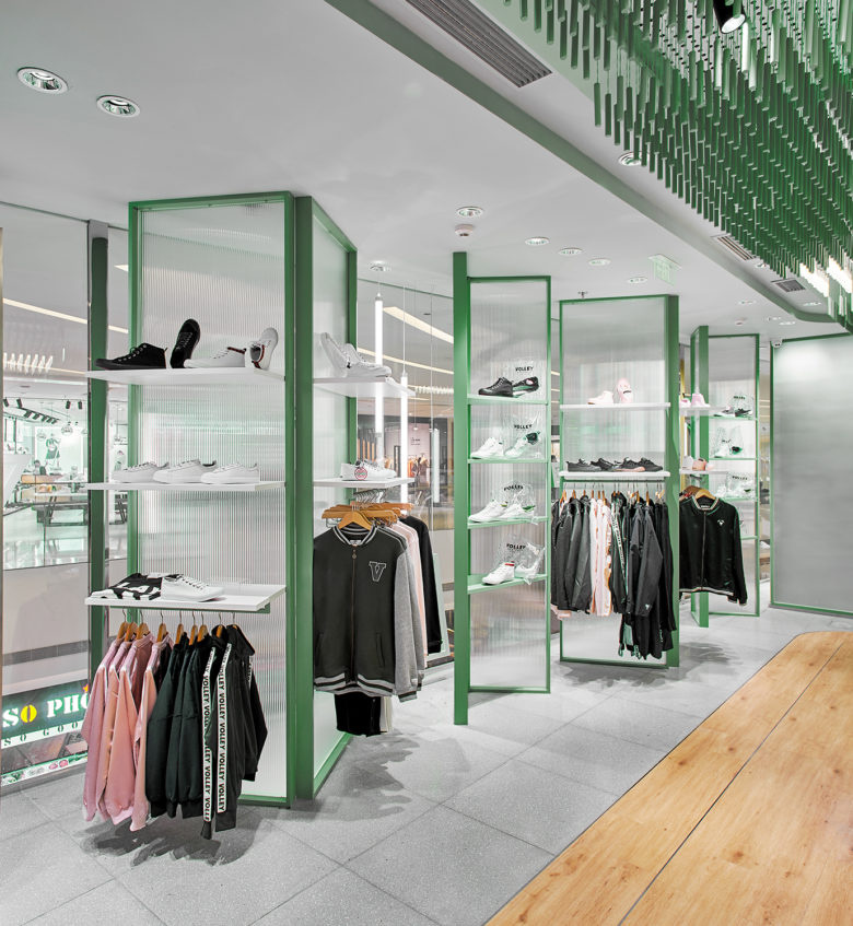volley 休閑運動鞋專賣店店鋪設(shè)計，活力綠色+通透玻璃貨架設(shè)計
