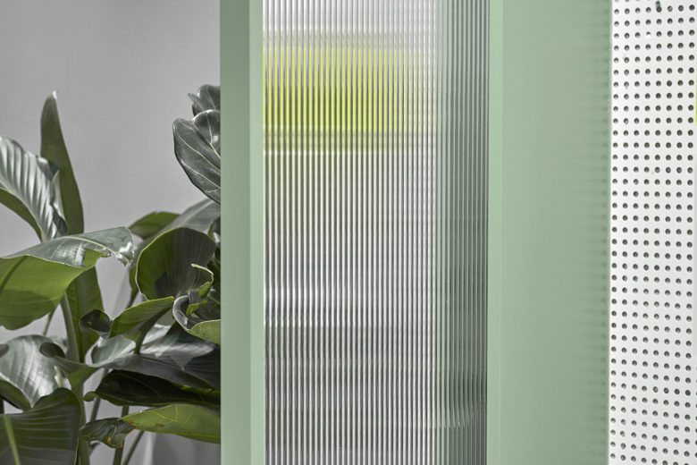 volley 休閑運動鞋專賣店店鋪設(shè)計，活力綠色+通透玻璃貨架設(shè)計