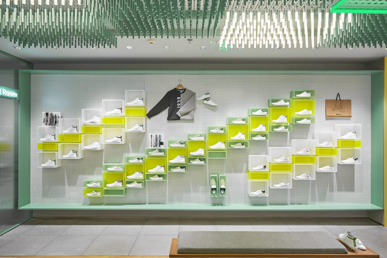 volley 休閑運動鞋專賣店店鋪設(shè)計，活力綠色+通透玻璃貨架設(shè)計