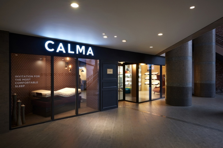 M4 CALMA床墊床上用品品牌體驗店鋪空間設計，整體黑暗色風格