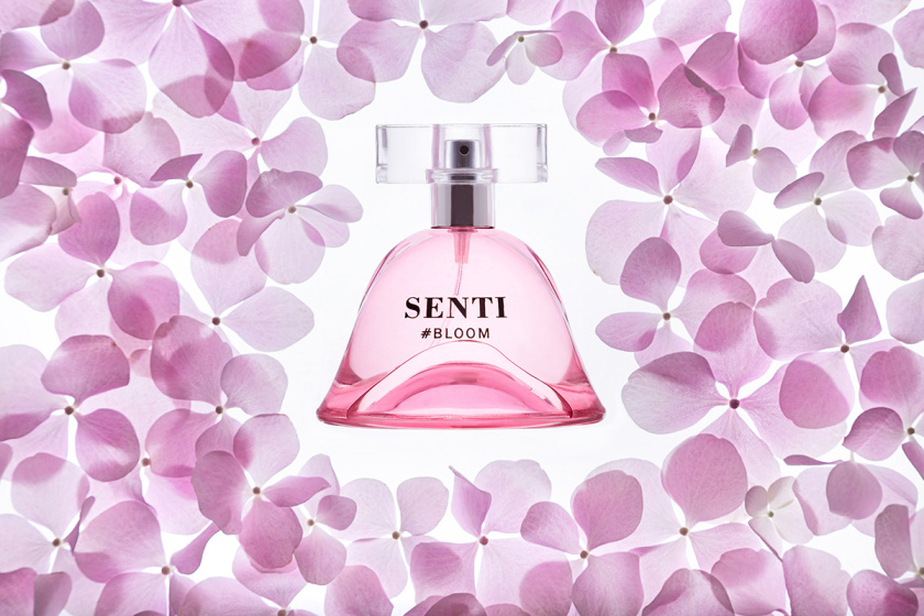 Dilis化妝品包裝設計——花朵花瓣的特寫鏡頭